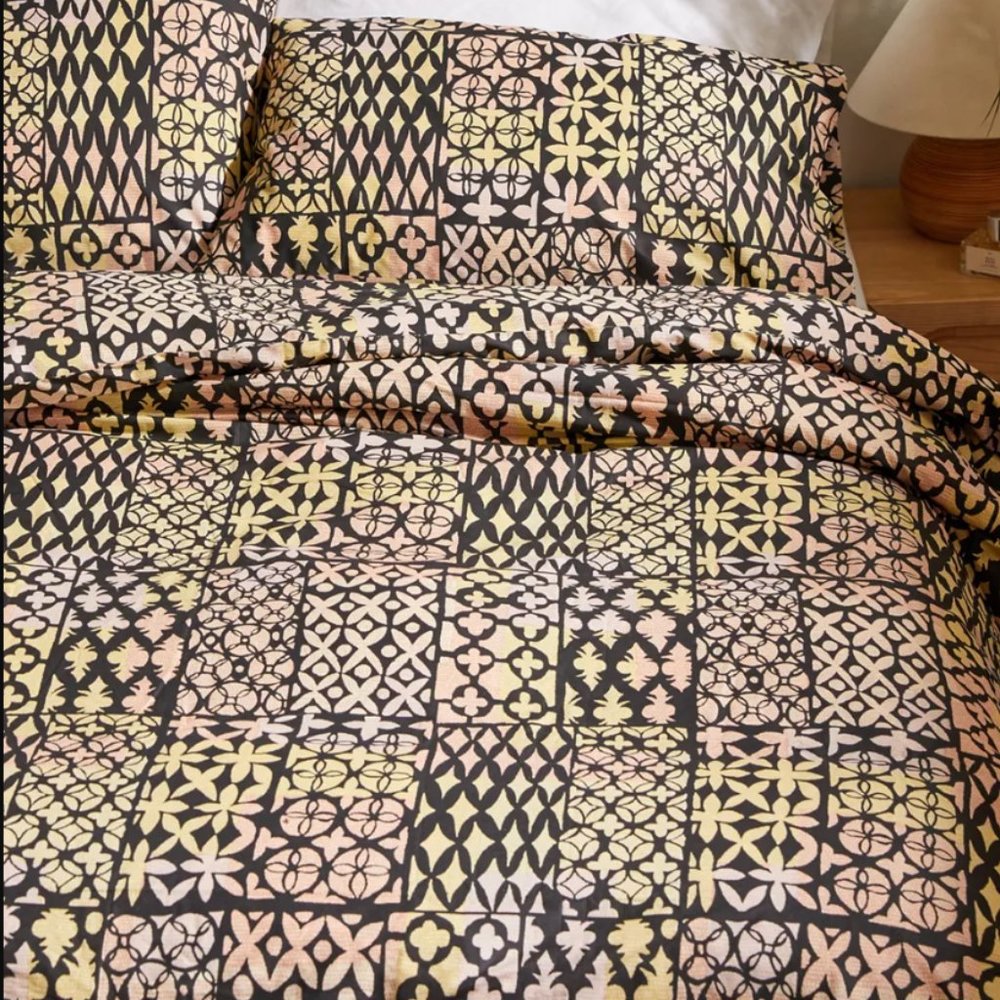 UO Shiloh Stencil Brown Pink Yellow Textured Cotton BlendDuvet Set  Twin/TwinXL
